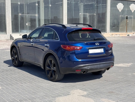 Manama, Vehicles, Cars & Trucks , BHD 3700,  Infiniti QX-70,  2015,  Automatic,  180400 KM,   /  (Blue)