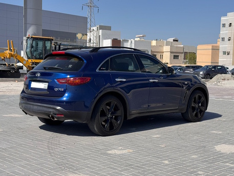 Manama, Vehicles, Cars & Trucks , BHD 3700,  Infiniti QX-70,  2015,  Automatic,  180400 KM,   /  (Blue)