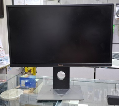Manama, Computers, BHD 37,  DELL 24" Full HD IPS Borderless Monitor 180* Rotatable Very Good Working WhatsApp 34593559
