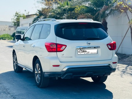 Manama, Vehicles, Cars & Trucks , BHD 1,  Nissan Pathfinder,  2018,  53000 KM,  Low Mileage - First Owner