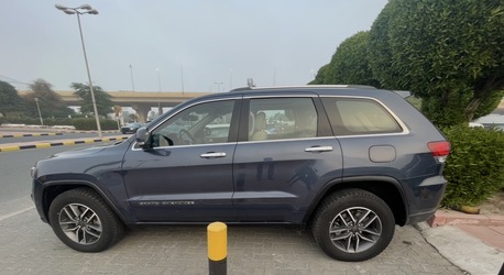 Salmiya, Vehicles, Cars & Trucks , KWD 6250,  Jeep Grand Cherokee Limited,  2021,  Automatic,  425000 KM,