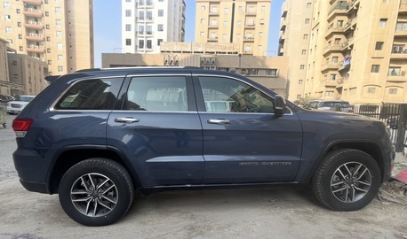 Salmiya, Vehicles, Cars & Trucks , KWD 6250,  Jeep Grand Cherokee Limited,  2021,  Automatic,  425000 KM,
