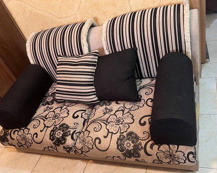 Riyadh, Household Items, SAR 650,  Majlis Sofa , Bookshelf