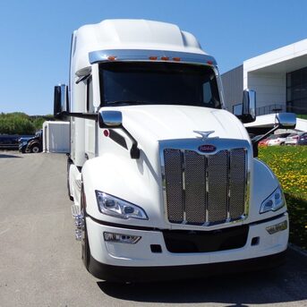 Los Angeles, Vehicles, Cars & Trucks , USD 22000,  2026 Peterbilt 579,  2026,  Automatic,  600 KM,   VERY COMPETITIVE PRICE