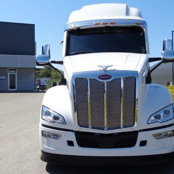 Los Angeles, Vehicles, Cars & Trucks , USD 22000,  2026 Peterbilt 579,  2026,  Automatic,  600 KM,   VERY COMPETITIVE PRICE
