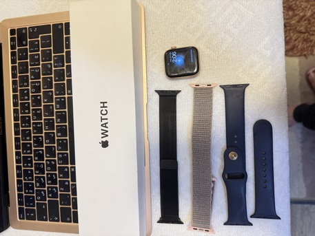 Riyadh, Mobile Phones, SAR 499,  Apple Watch SE (45mm) GPS 1st Gen. Gold With Navy Blue Strap