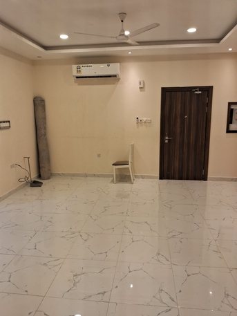 Manama, Apartments/Houses, BHD 300/year,  2 BR,  Including Ewa And Semi-furnished  شامل الكهرباء و نصف مفروشه