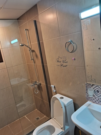 Manama, Apartments/Houses, BHD 300/year,  2 BR,  Including Ewa And Semi-furnished  شامل الكهرباء و نصف مفروشه