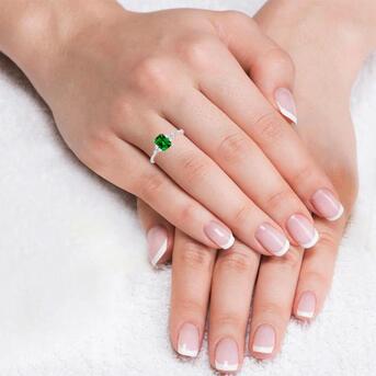 New York, Jewelry, USD 7540,  Purchess 1.43cttw Emerald Green Ring With Round & Marquise Diamonds