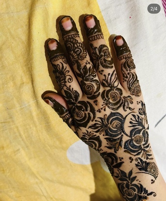 Al Murabba, Beautician, Expert Henna(mehendi) Artist: Custom Designs