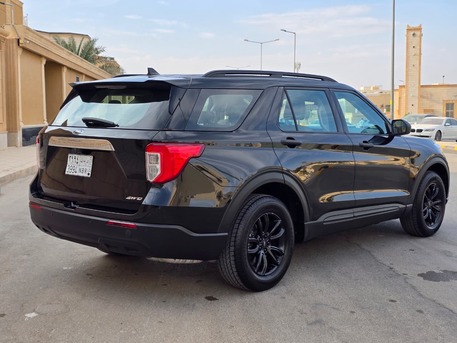 Riyadh, Vehicles, Cars & Trucks , SAR 88000,  Ford Explorer XLT,  2022,  Automatic,  75000 KM,    With Mid Full Options 4WD For Sales (New Shape)