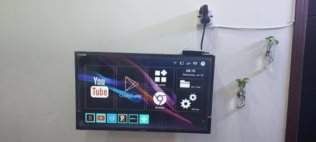 Riyadh, Electronics, SAR 300,  32 Inch LCD And TV Box With Unlimited Channels