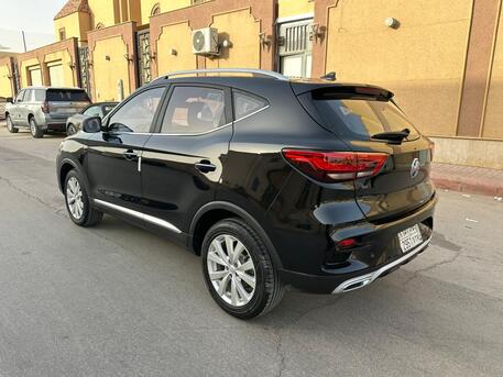 Riyadh, Vehicles, Cars & Trucks , SAR 39000,  Mg ZS,  2023,  Automatic,  39000 KM,    With Mid Option For Sales