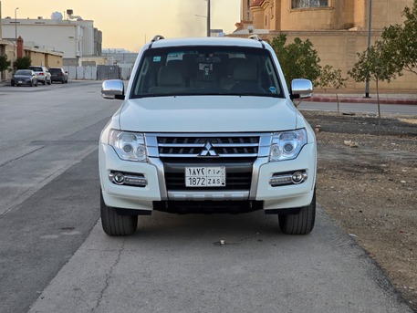 Riyadh, Vehicles, Cars & Trucks , SAR 67000,  Mitsubishi Pajero GLS,  2020,  Automatic,  87000 KM,    Mid Options With 4x4 For Sales (1st Owner)