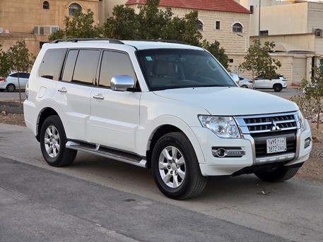 Riyadh, Vehicles, Cars & Trucks , SAR 67000,  Mitsubishi Pajero GLS,  2020,  Automatic,  87000 KM,    Mid Options With 4x4 For Sales (1st Owner)