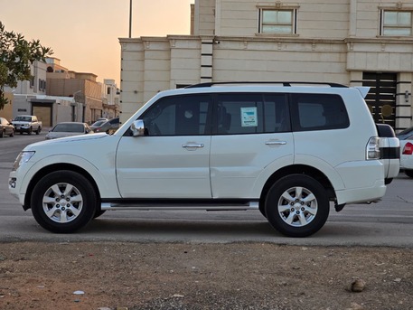 Riyadh, Vehicles, Cars & Trucks , SAR 67000,  Mitsubishi Pajero GLS,  2020,  Automatic,  87000 KM,    Mid Options With 4x4 For Sales (1st Owner)