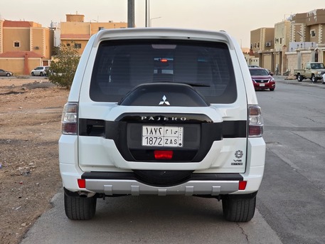 Riyadh, Vehicles, Cars & Trucks , SAR 67000,  Mitsubishi Pajero GLS,  2020,  Automatic,  87000 KM,    Mid Options With 4x4 For Sales (1st Owner)