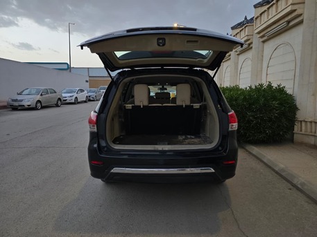 Riyadh, Vehicles, Cars & Trucks , SAR 28000,  Nissan Pathfinder,  2016,  Automatic,  294000 KM,    Half Full Option (2nd Owner) (Family Exit)