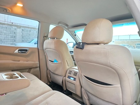 Riyadh, Vehicles, Cars & Trucks , SAR 28000,  Nissan Pathfinder,  2016,  Automatic,  294000 KM,    Half Full Option (2nd Owner) (Family Exit)
