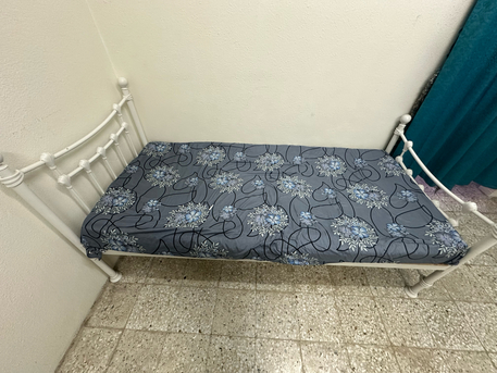 Jubail, Furniture, SAR 250,  White Metal And Wood Bed