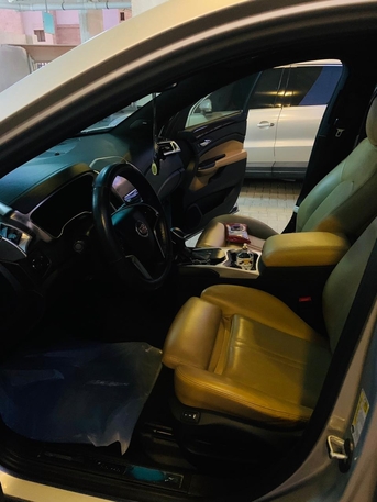 Khobar, Vehicles, Cars & Trucks , SAR 50000,  Cadillac SRX,  2015,  Automatic,  174000 KM,    - Well Maintened - One Owner From The Dealer (Jumaieh)- For Sale