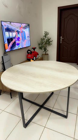 Jeddah, Household Items, SAR 75,  Circle Dining Table For Sale