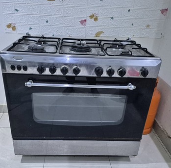Riyadh, Appliances, SAR 650,  Household Appliances (electric Oven/cooking Range/ IKEA Dining Table)