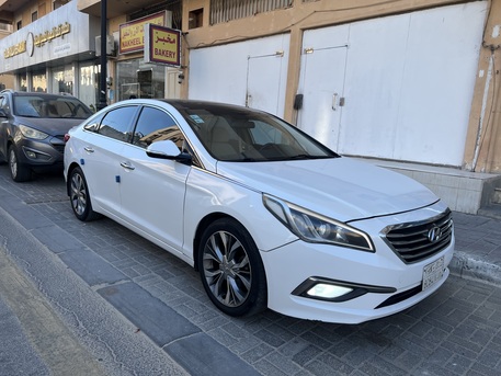 Khobar, Vehicles, Cars & Trucks , SAR 34500,  Hyundai Sonata,  2017,  Automatic,  304000 KM,    &ndash; Full Option | Pearl White |  (Saudi Spec)