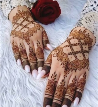 Hara, Beautician, Henna Artist