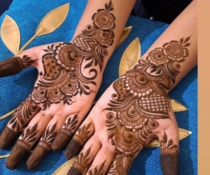 Hara, Beautician, Henna Artist