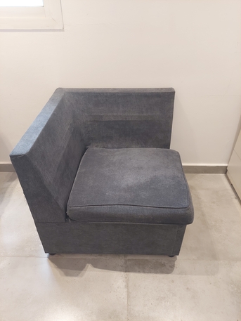 Riyadh, Furniture, SAR 100,  No Delivery . Very Clean Sofa Seat For One Person 80cm*80cm Only 100 SAR