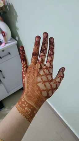 Al Iskan, Creative, Henna Artist/Mehendi Artist