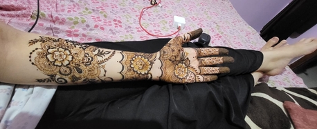 Al Iskan, Free Items, Mehendi/Henna Design
