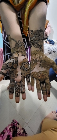 Al Iskan, Free Items, Mehendi/Henna Design