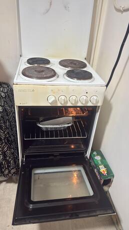 Jubail, Appliances, SAR 250,  Electric Oven With 4 Cooking Burners 2 Trays For Grill And Pizza Pan