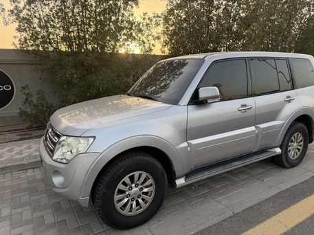 Riyadh, Vehicles, Cars & Trucks , SAR 28000,  Mistubishi Pajero,  2014,  Automatic,  400000 KM,
