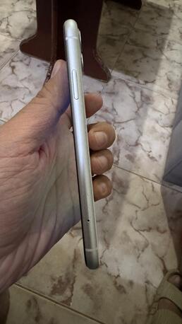 Manfuha Al-Jadidah, Mobile Phones, SAR 700,  IPhone 11, 128 GB, White Color, Excellent Condition, Battery, 74% Never Repaired Or Opened