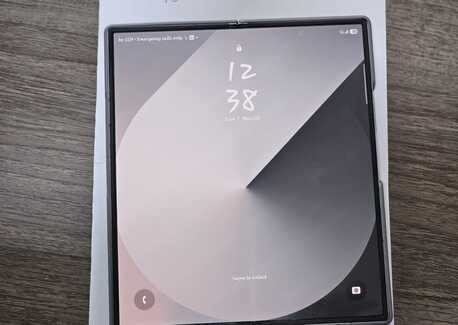 Al Aziziyah, Mobile Phones, SAR 3200,  Samsung Galaxy Z Fold 6 &ndash; 256GB Grey | With Box & Accessories