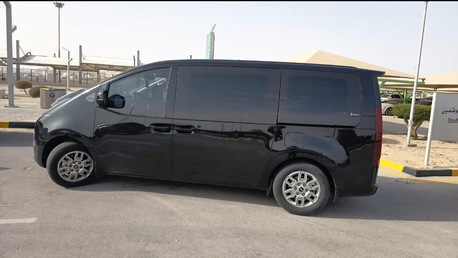 Riyadh, Vehicles, Cars & Trucks , SAR 11000,  Hyundai Starea Petrol Passenger,  2025,  Automatic,  20000 KM,  Hyundai Starea Petrol For Sale.Black Colour