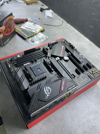 Al Naseem, Computers, SAR 7000,  High End Gaming PC With Streaming Equipment