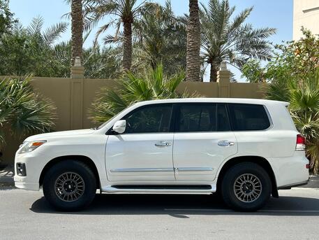East Riffa, Vehicles, Cars & Trucks , BHD 8600,  Lexus LX 570,  2012,  Automatic,  320000 KM,  LEXUS LX570 MODEL  FOR SALE