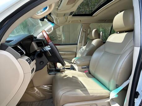 East Riffa, Vehicles, Cars & Trucks , BHD 8600,  Lexus LX 570,  2012,  Automatic,  320000 KM,  LEXUS LX570 MODEL  FOR SALE