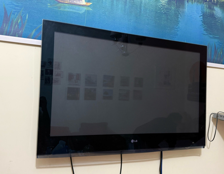 Jeddah, Computers, SAR 450,  LG Tv For Sale Urgent...!!!!