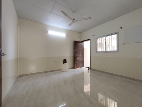 Mahooz, Apartments/Houses, BHD 180/year,  2 BR,  Mahooz:- Groundfloor 2Bhk Unfurnished Flat On Rent