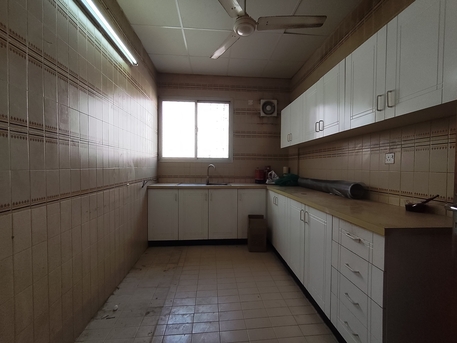 Mahooz, Apartments/Houses, BHD 180/year,  2 BR,  Mahooz:- Groundfloor 2Bhk Unfurnished Flat On Rent