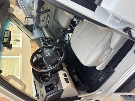 Riyadh, Vehicles, Cars & Trucks , SAR 57000,  Mitsubishi Pajero,  2018,  Automatic,  106000 KM,   GLS V6 3.5L
