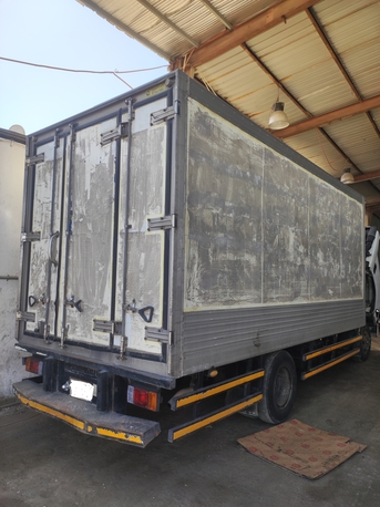 Jeddah, Vehicles, Cars & Trucks , SAR 20,  Izuzu,  2015,  300000 KM,  Good Condition Thallaja Box For Sale Except Vehicle Contact No : 0556646592