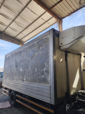 Jeddah, Vehicles, Cars & Trucks , SAR 20,  Izuzu,  2015,  300000 KM,  Good Condition Thallaja Box For Sale Except Vehicle Contact No : 0556646592