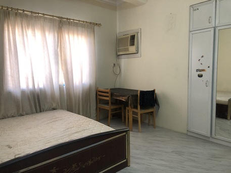 Salmaniya, Rooms Available, BHD 100/month,  1BedRoom With Separate Bathroom And Common Hall & Kitchen