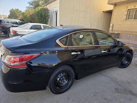 Riyadh, Vehicles, Cars & Trucks , SAR 15000,  Nissan Altima,  2013,  Automatic,  180500 KM,    , Good Condition